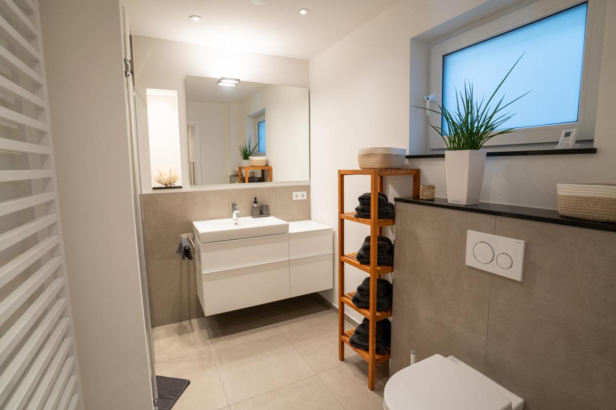 Luxuswohnung 95qm In Waldrandlage Zwischen Koeln Und Duesseldorf-naehe Messe - Lanxessarena - Bayarena Appartement *