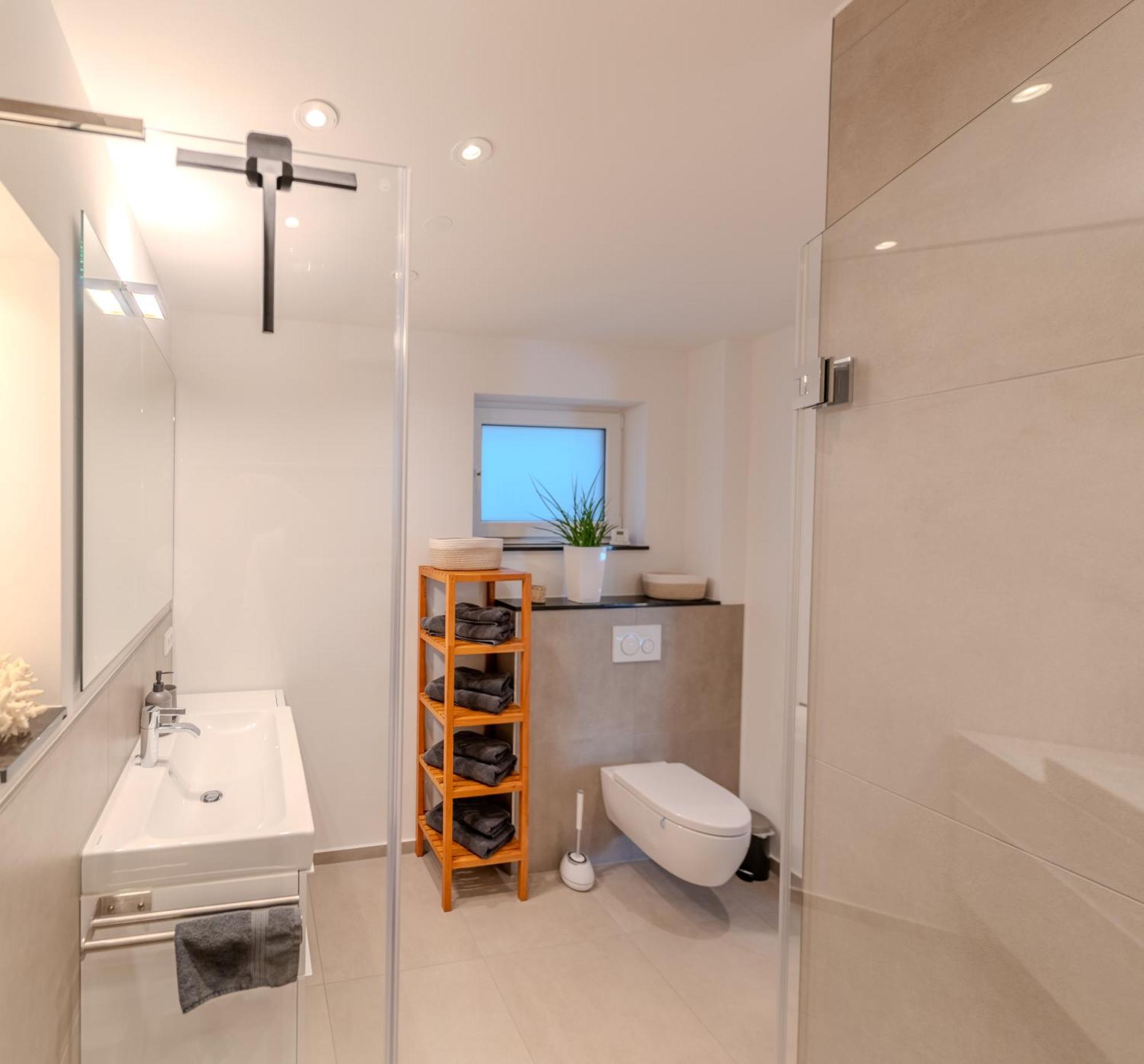 Luxuswohnung 95qm In Waldrandlage Zwischen Koeln Und Duesseldorf-naehe Messe - Lanxessarena - Bayarena *